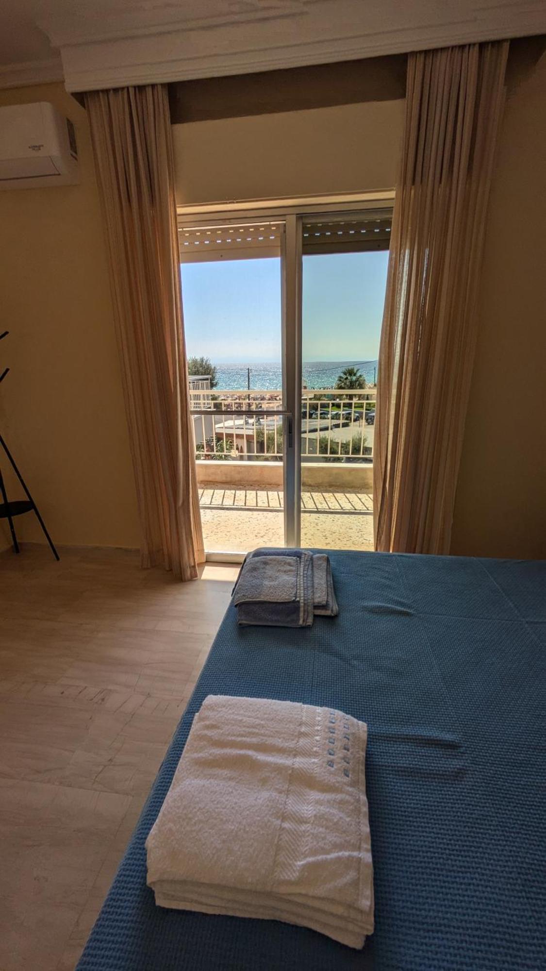 Beachfront Apartment Nea Moudania Exterior foto