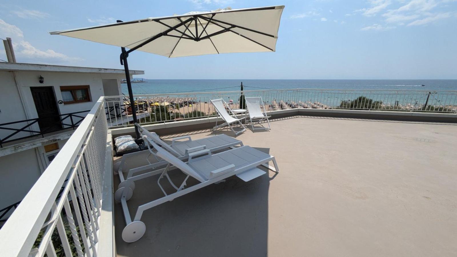 Beachfront Apartment Nea Moudania Exterior foto